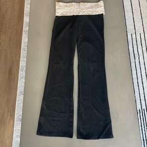 PINK Victoria’s Secret Bootcut Yoga Pants - Size Small